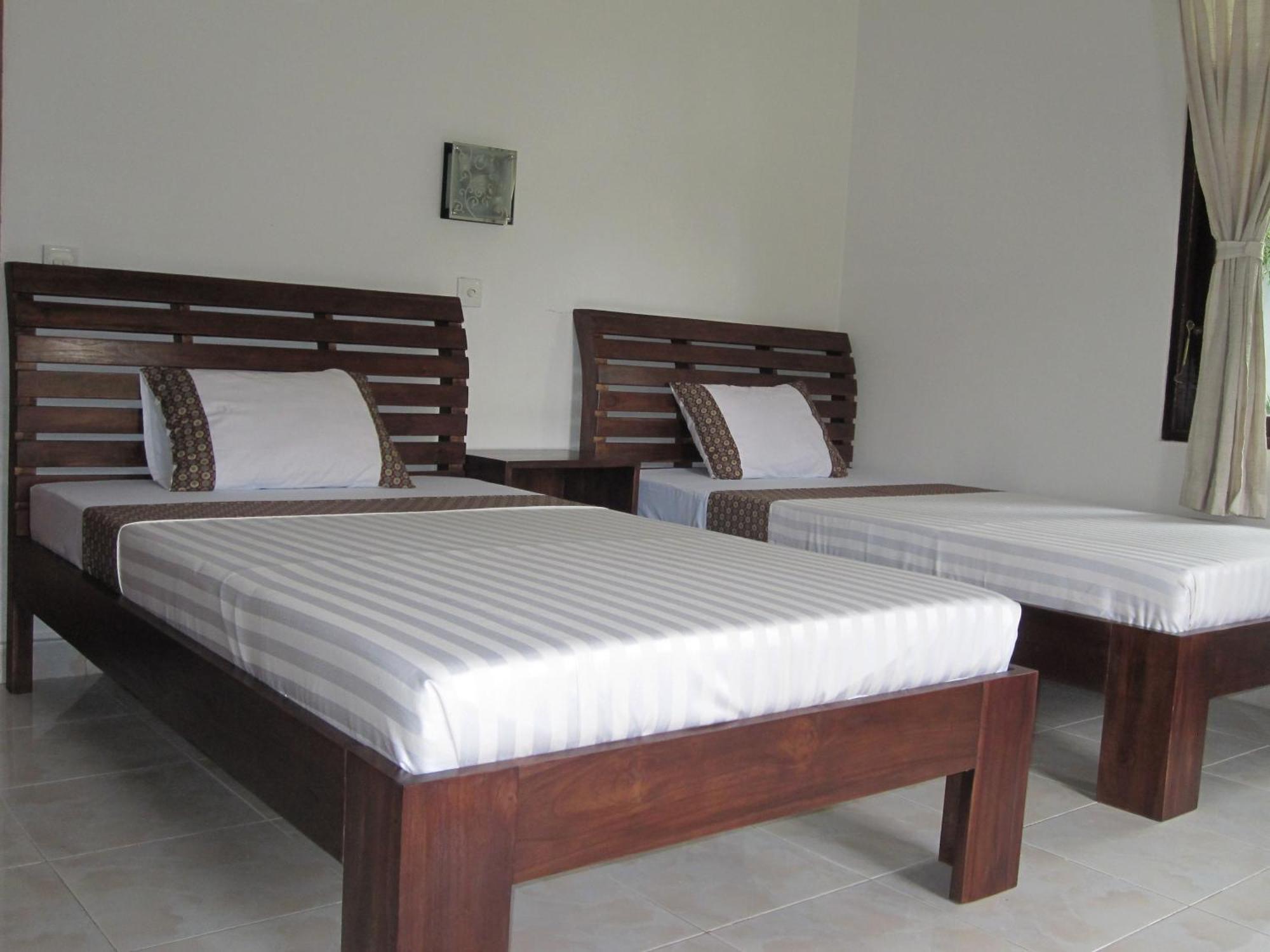 Galang Kangin Bungalows Amed  Room photo