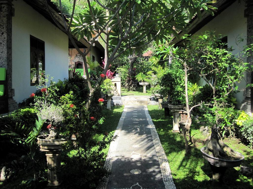 Galang Kangin Bungalows Amed  Room photo