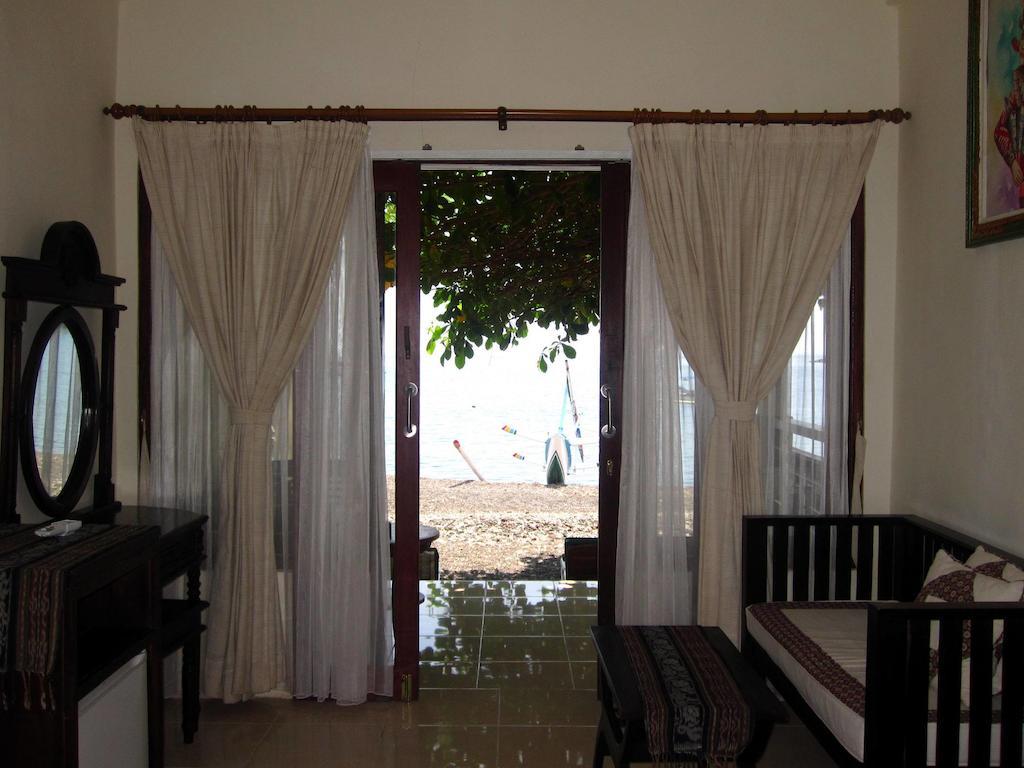 Galang Kangin Bungalows Amed  Room photo
